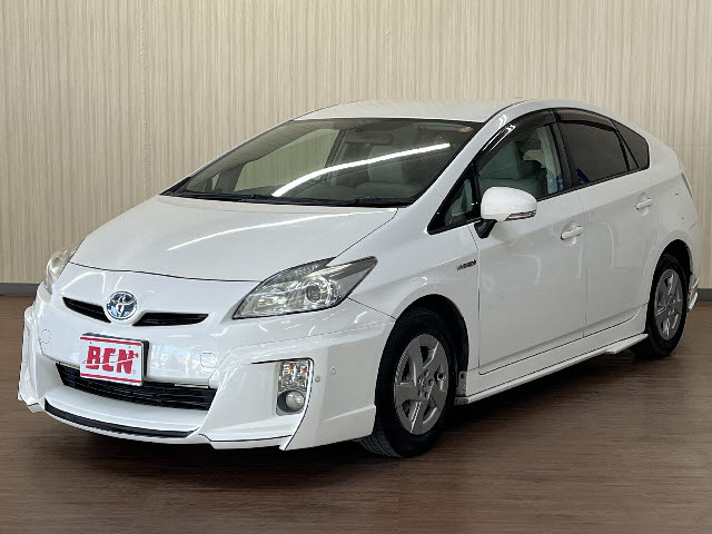 トヨタ プリウス