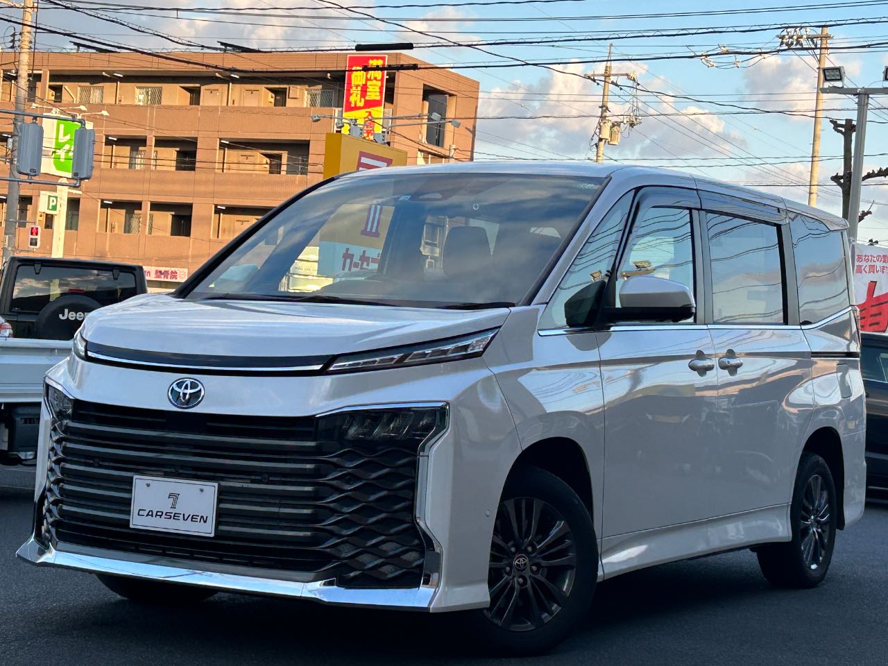 トヨタ ヴォクシー　ハイブリッド