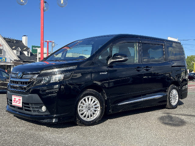 トヨタ ヴォクシー　ハイブリッド