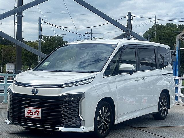 トヨタ ヴォクシー　ハイブリッド