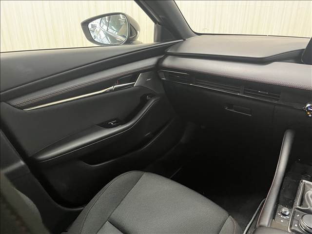 マツダ ＭＡＺＤＡ３　ファストバック