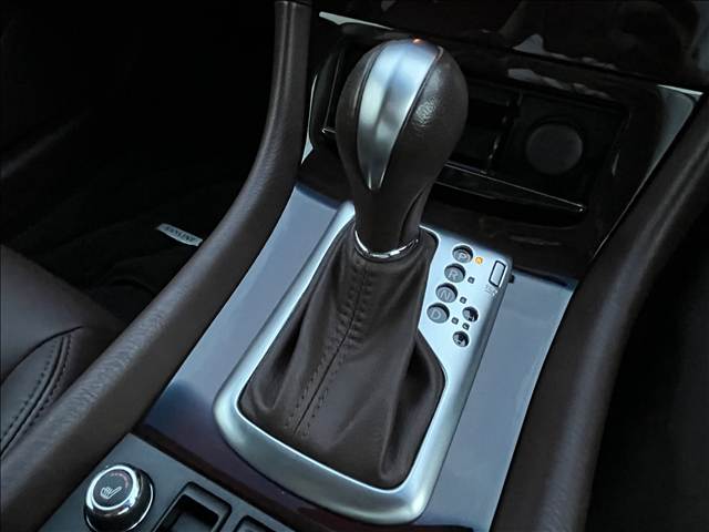 日産 スカイライン　クロスオーバー