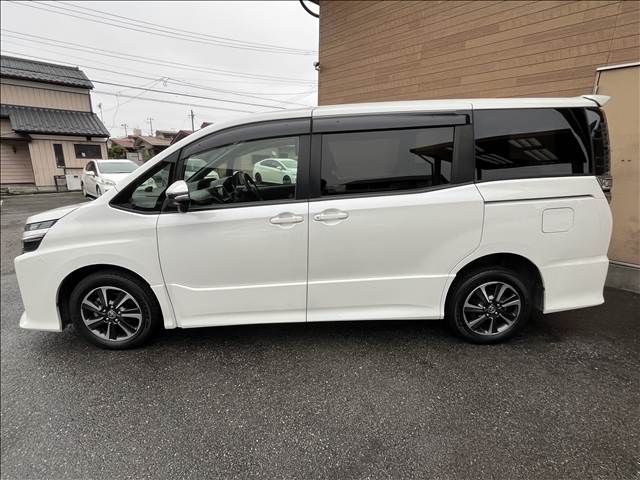 トヨタ ヴォクシー