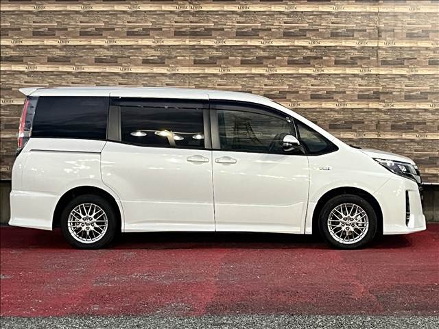 トヨタ ノア　ハイブリッド