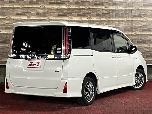 トヨタ ノア　ハイブリッド