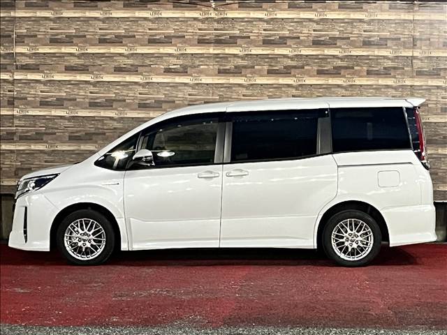 トヨタ ノア　ハイブリッド