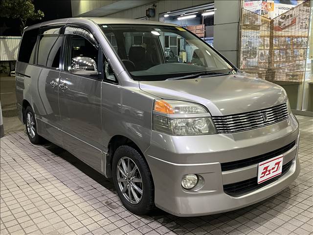 トヨタ ヴォクシー