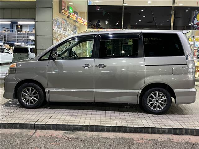 トヨタ ヴォクシー