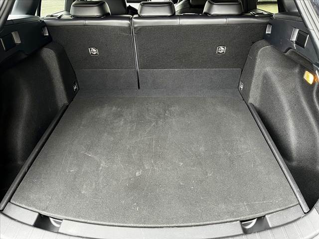 トヨタ カローラ　ツーリング　ハイブリッド