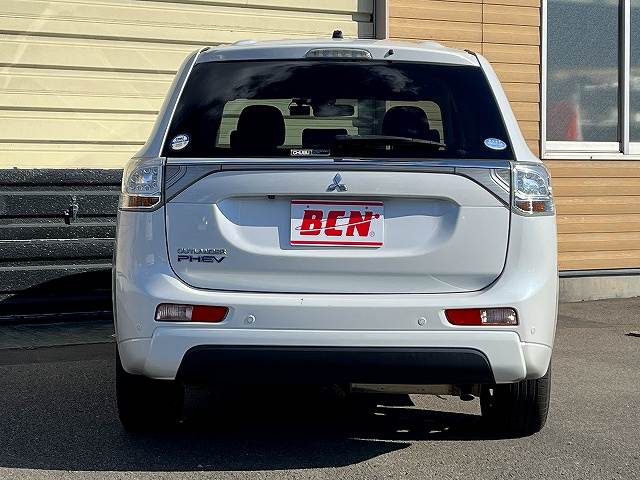 三菱 アウトランダーＰＨＥＶ