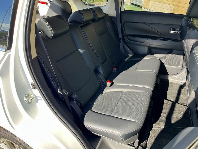 三菱 アウトランダーＰＨＥＶ