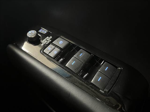 トヨタ アルファード　ハイブリッド