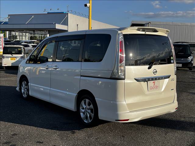 日産 セレナ