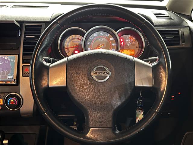 日産 ティーダ