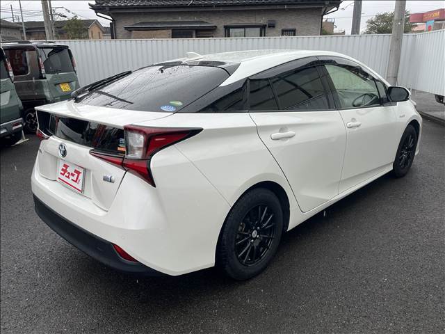 トヨタ プリウス