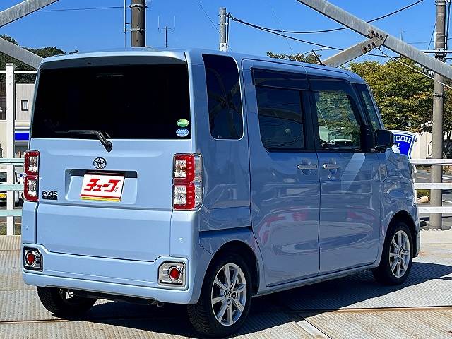 トヨタ ピクシス　メガ