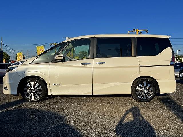 日産 セレナ