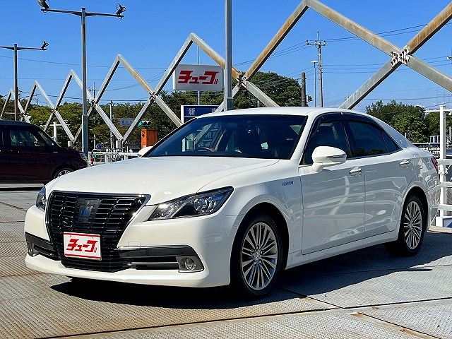 トヨタ クラウン　ハイブリッド