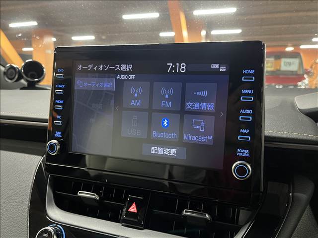 トヨタ カローラ　ツーリング　ハイブリッド