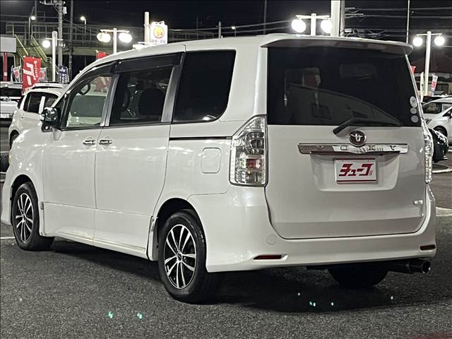 トヨタ ヴォクシー