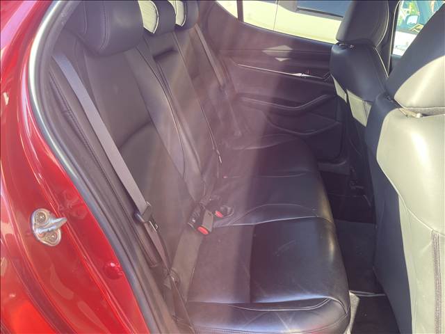 マツダ ＭＡＺＤＡ３　ファストバック