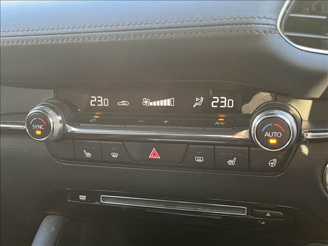 マツダ ＭＡＺＤＡ３　ファストバック