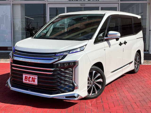 トヨタ ヴォクシー　ハイブリッド