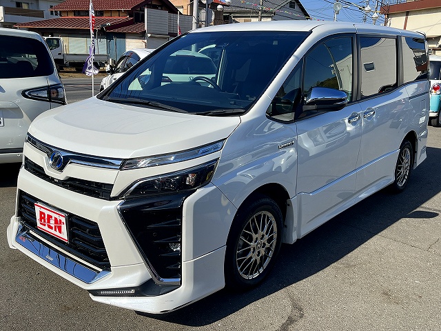 トヨタ ヴォクシー　ハイブリッド