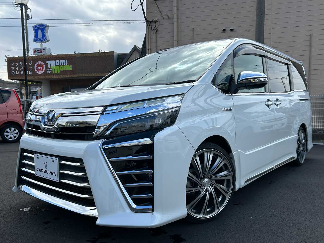 トヨタ ヴォクシー　ハイブリッド