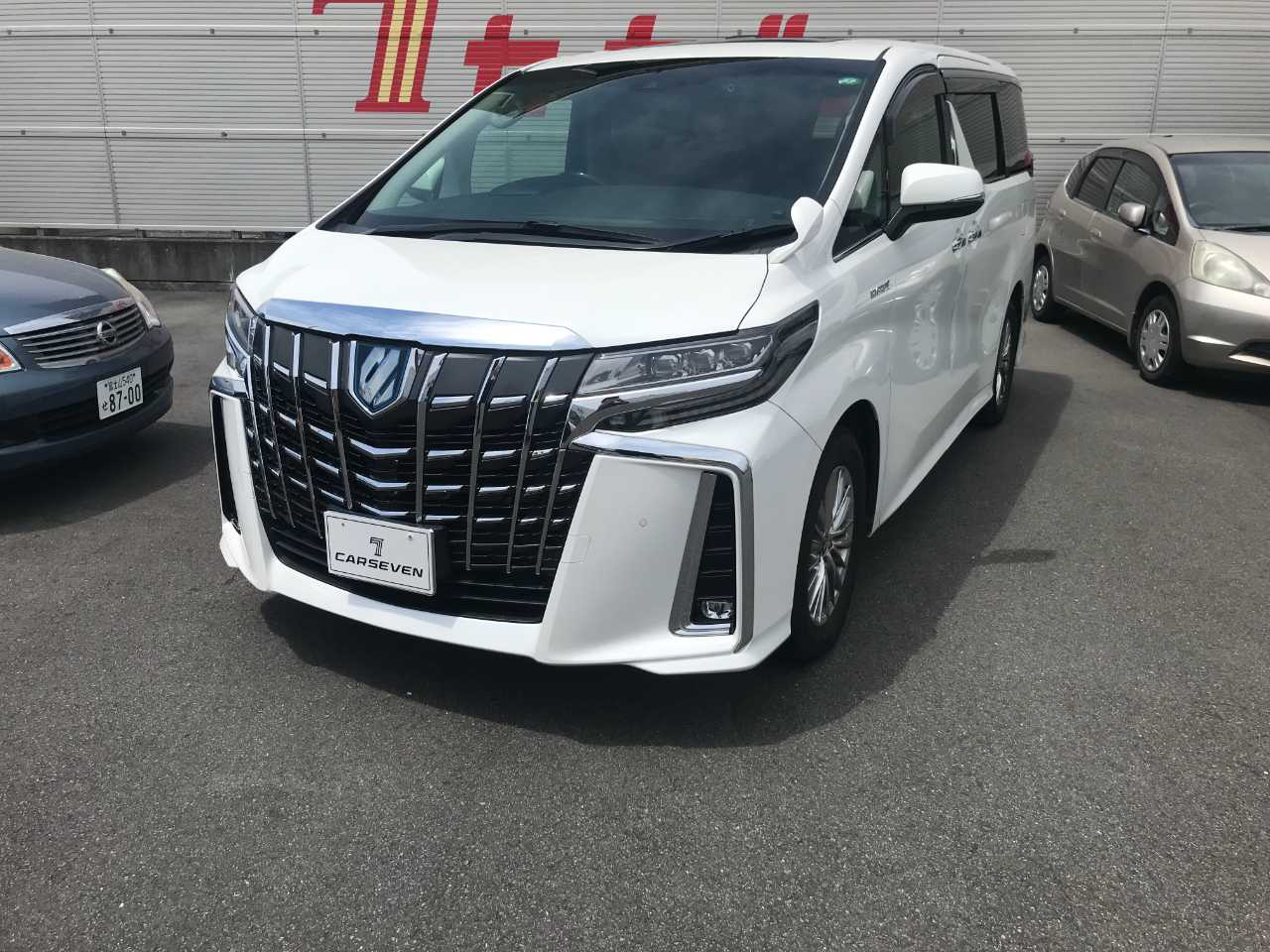 トヨタ アルファード　ハイブリッド