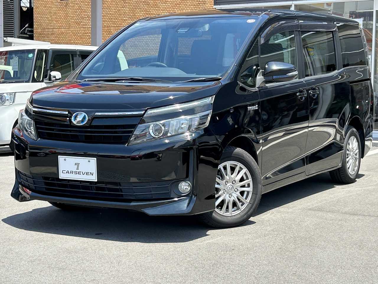 トヨタ ヴォクシー　ハイブリッド