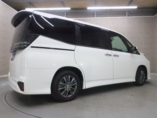 トヨタ ヴォクシー