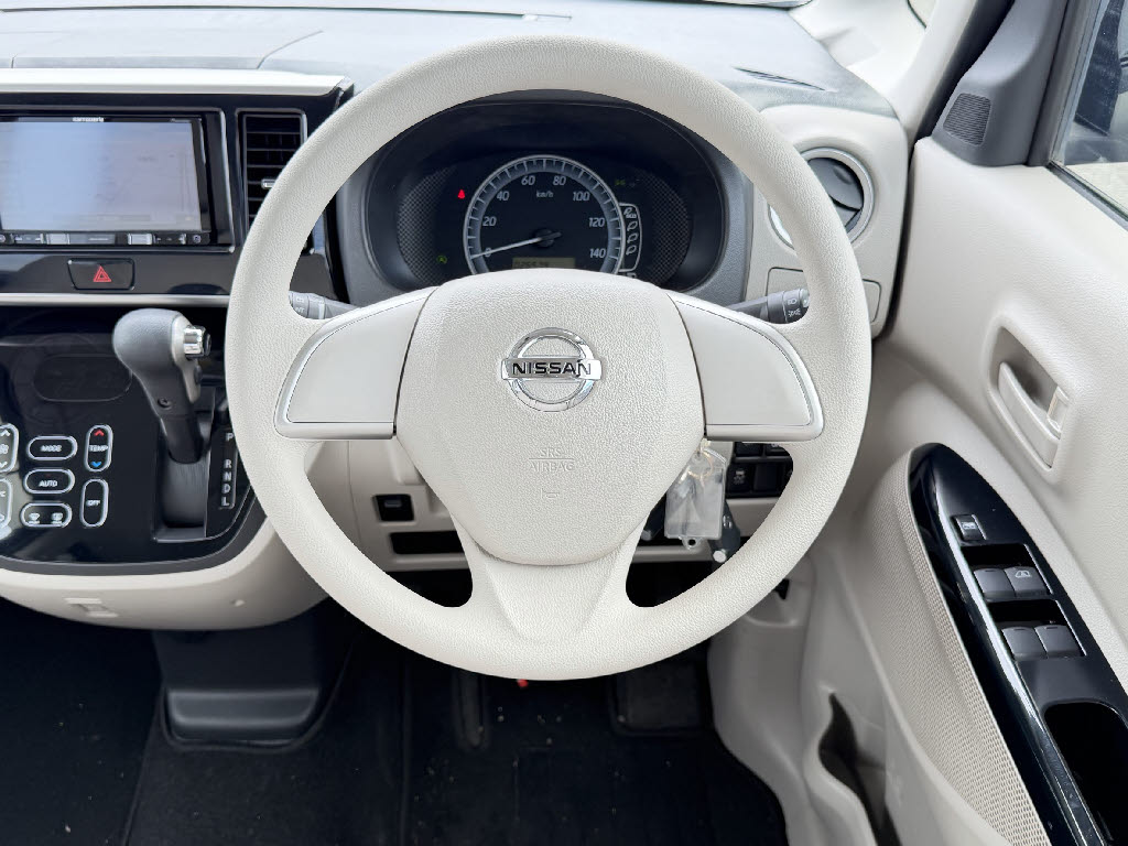 日産 デイズ　ルークス