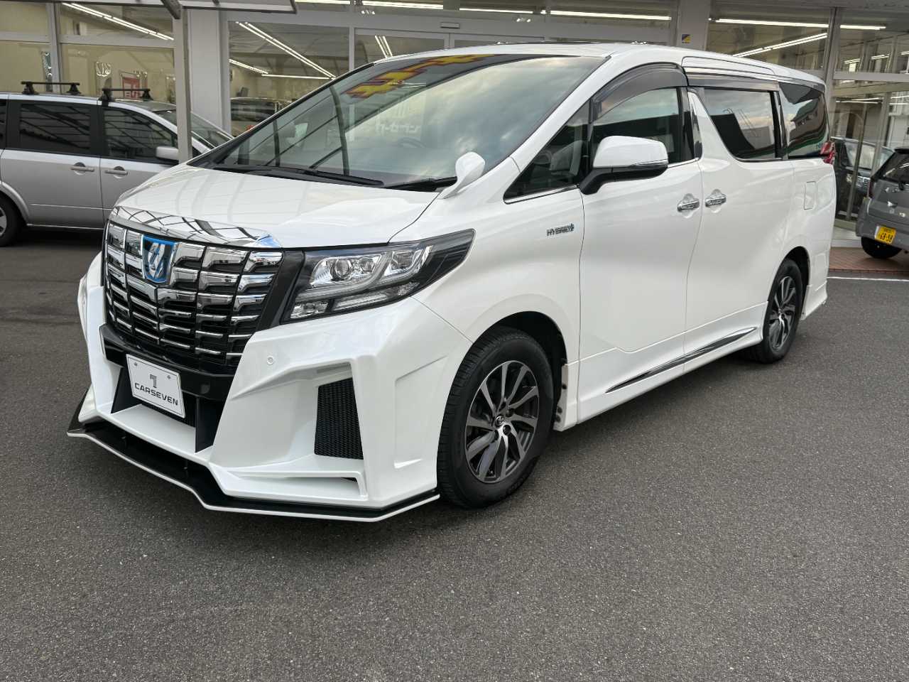 トヨタ アルファード　ハイブリッド