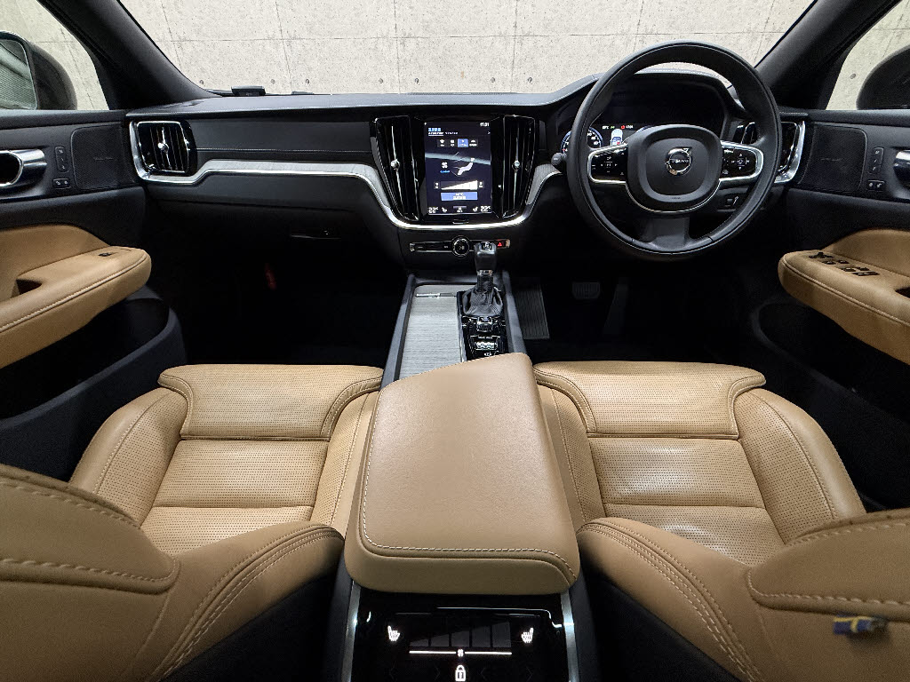 ボルボ ボルボ　Ｖ６０　ＳＵＶ