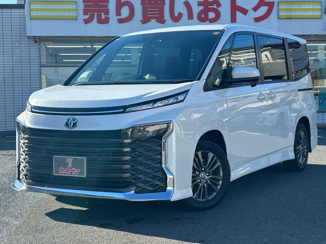 トヨタ ヴォクシー　ハイブリッド