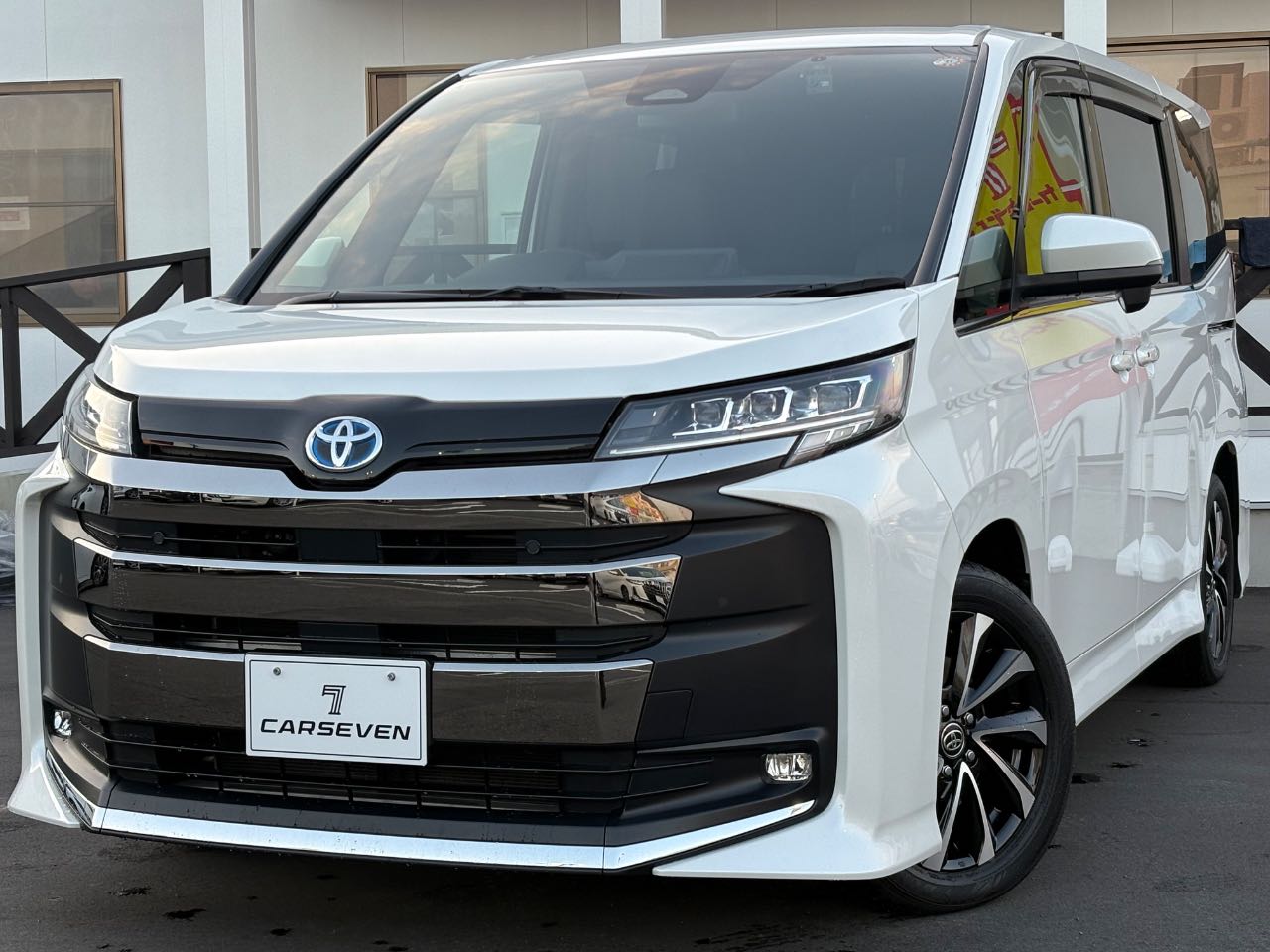 トヨタ ノア　ハイブリッド