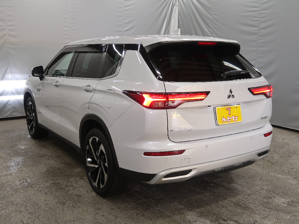 アウトランダーPHEV 三菱 ｱｳﾄﾗﾝﾀﾞｰPHEV G 4WD 5人乗り 2021