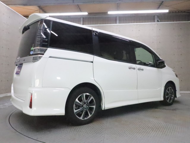 トヨタ ヴォクシー