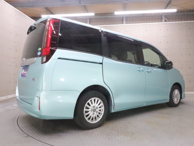 トヨタ ノア　ハイブリッド