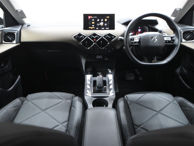 ＤＳ　ＡＵＴＯＭＯＢＩＬＥＳ シトロエン　ＤＳ３　クロスバック