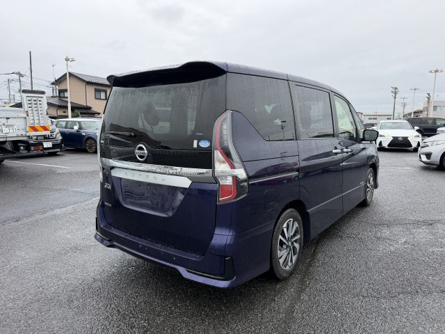 日産 セレナ