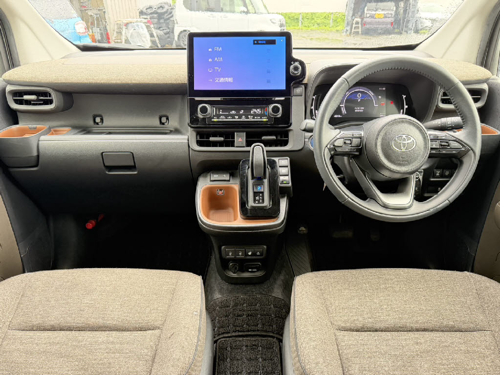 トヨタ シエンタ　ハイブリッド