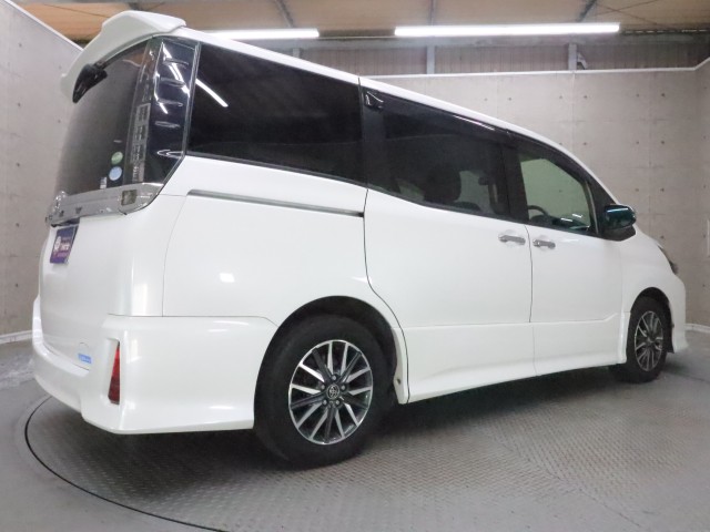 トヨタ ヴォクシー