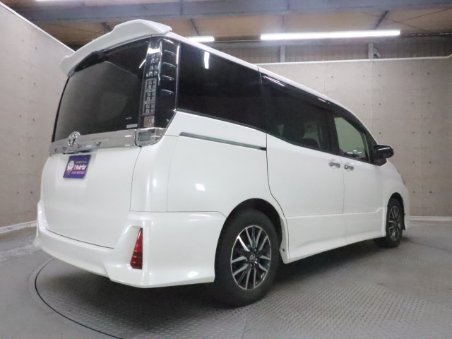 トヨタ ヴォクシー