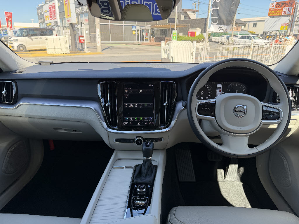 ボルボ ボルボ　Ｖ６０　ＳＵＶ