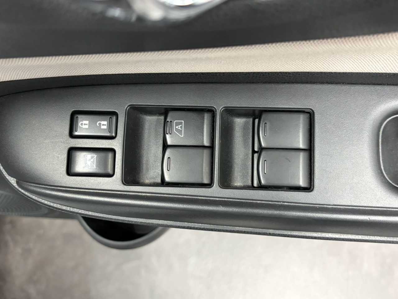日産 ノート　ＨＢ