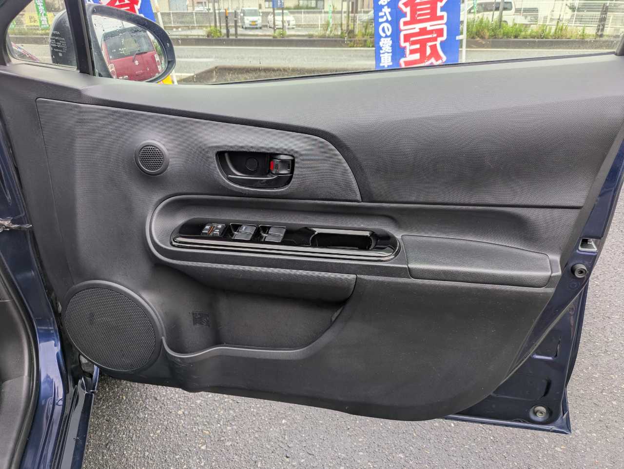 トヨタ アクア
