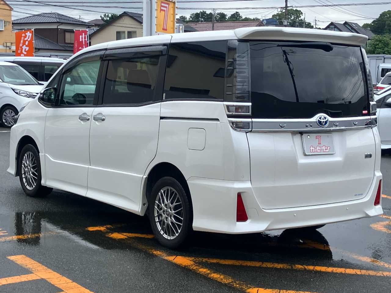 トヨタ ヴォクシー　ハイブリッド