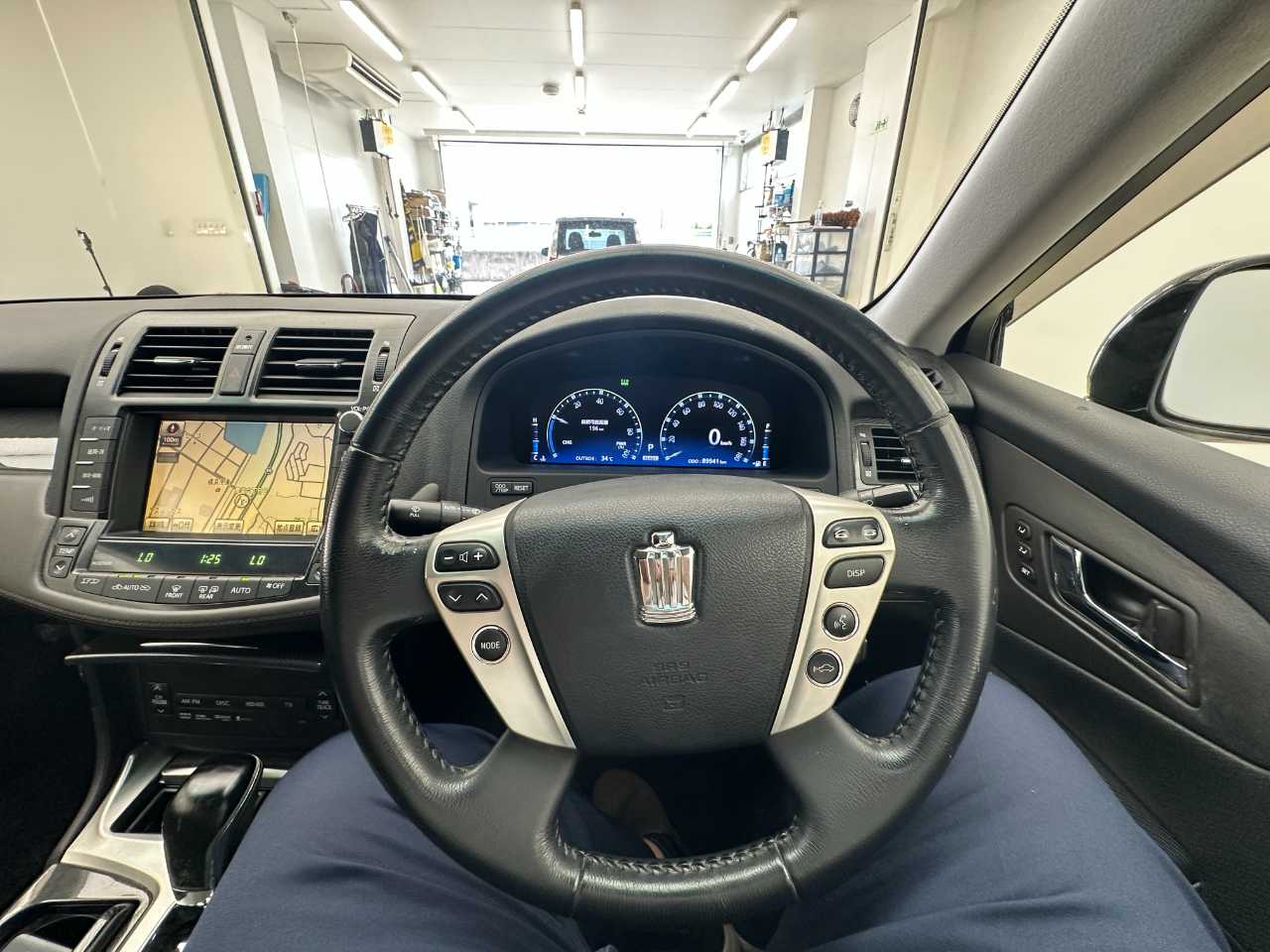 トヨタ クラウン　ハイブリッド